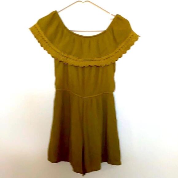  Girls Army green  romper off or on shoulders by art class Size L 10/12 - Picture 1 of 7